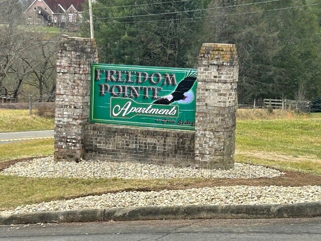 Foto del edificio - 21664 Green Spring Rd