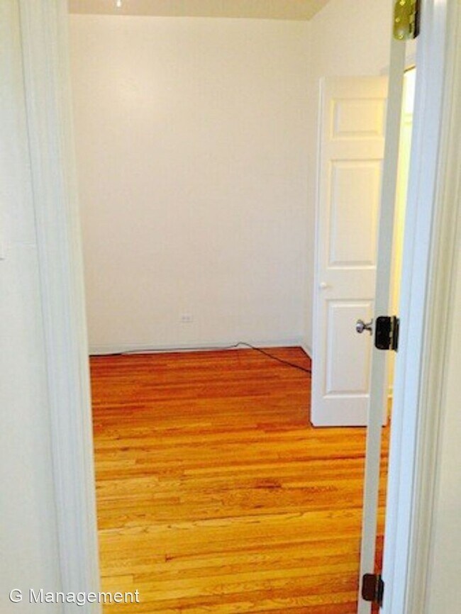 Building Photo - 3414 N Karlov Ave