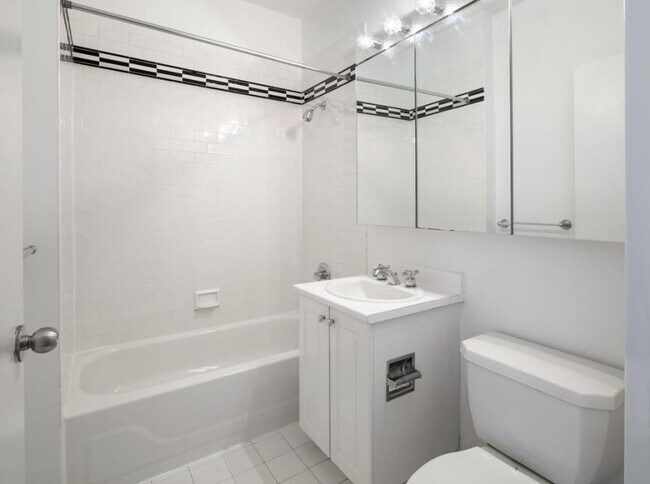 Building Photo - 1 bedroom in New York NY 10006