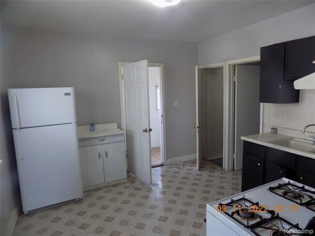 Building Photo - 3868 Bristow St
