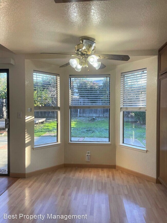 Building Photo - 4 br, 3 bath House - 32725 Hilmar Street