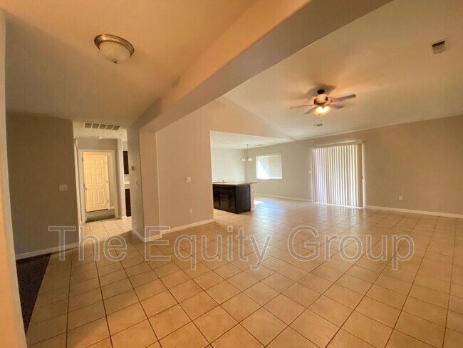 Foto del edificio - 2541 W Porter Ave
