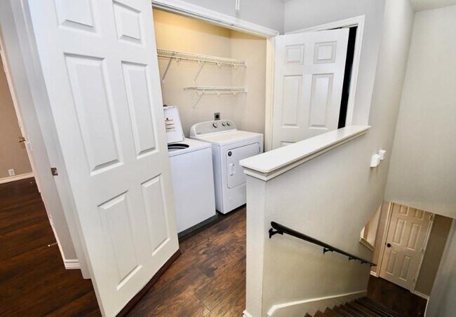 Foto del edificio - 9710 Coyote Creek Dr