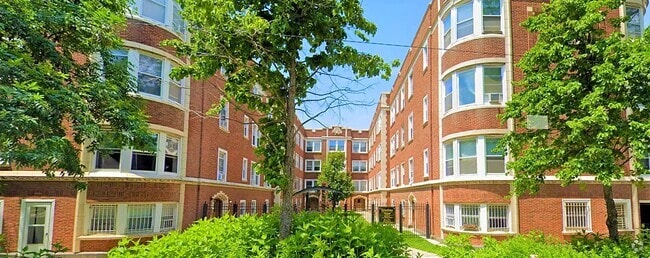 Building Photo - 4404 N Winchester Ave