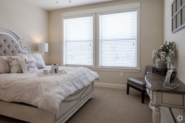 2BR, 2BA - 1,149SF - Everleigh Central Park 55+ Active Adult Apartments