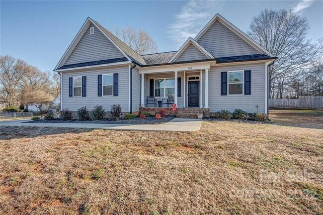 Building Photo - 101 W Park Dr