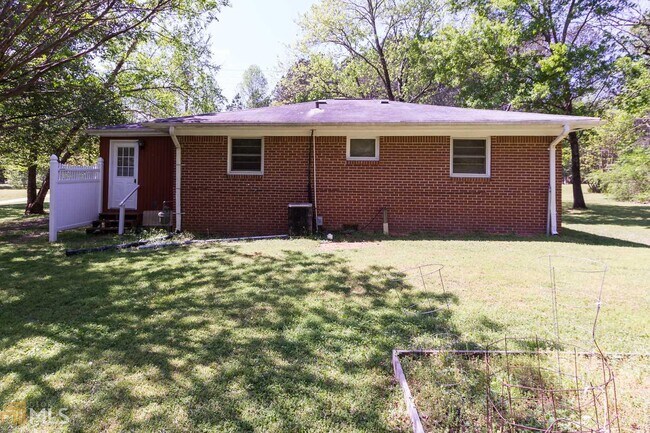 Building Photo - 5959 Center Hill Church Rd