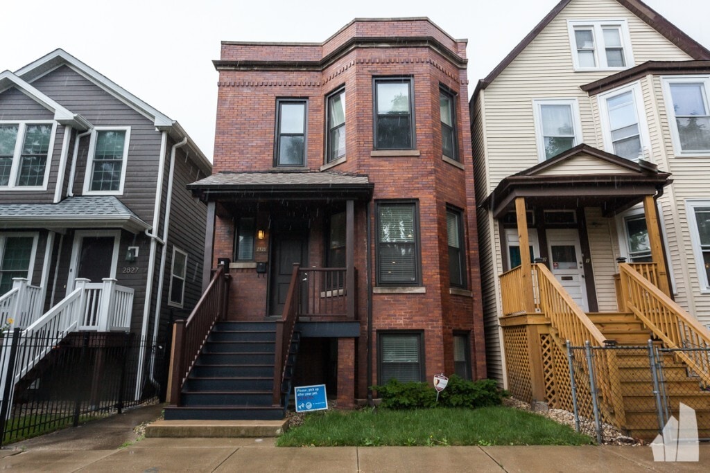 Primary Photo - 2825 N Christiana Ave