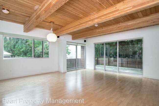Foto del edificio - 2538 NW Thurman St