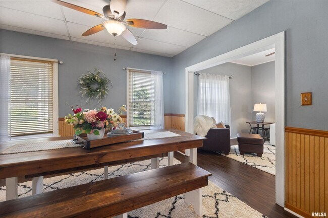 Building Photo - Three bedroom two and a half bath home for...