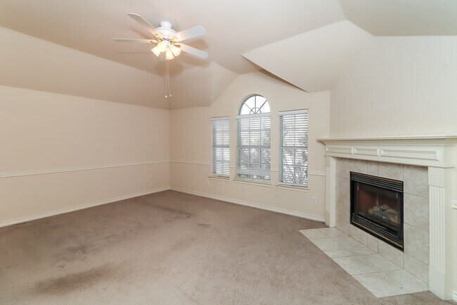 Foto del edificio - 5909 Portridge Dr