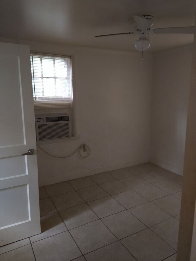 Foto del edificio - 423 - 425 Linwood Ave
