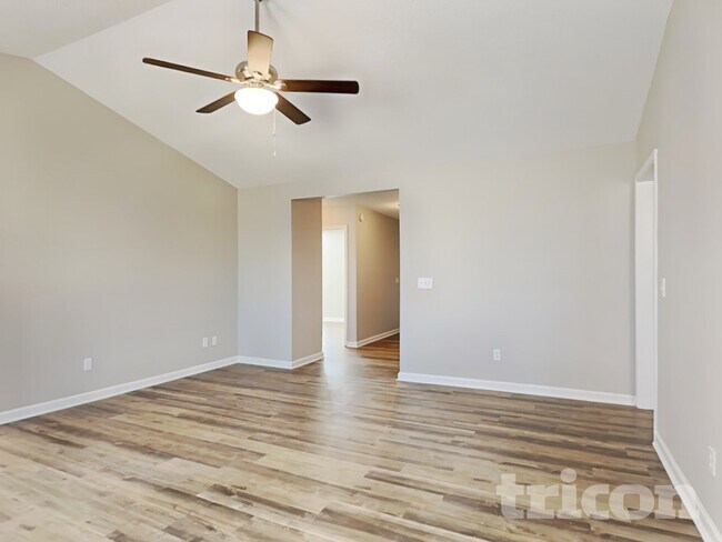 Building Photo - 455 Hunters Crossing Dr