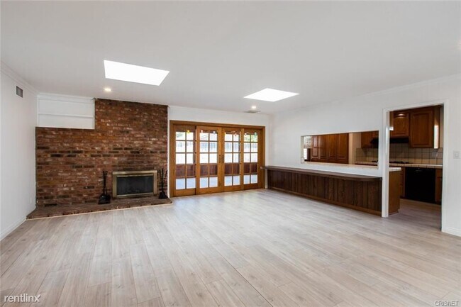 Foto del edificio - 4 br, 2 bath House - 16500 Simonds St