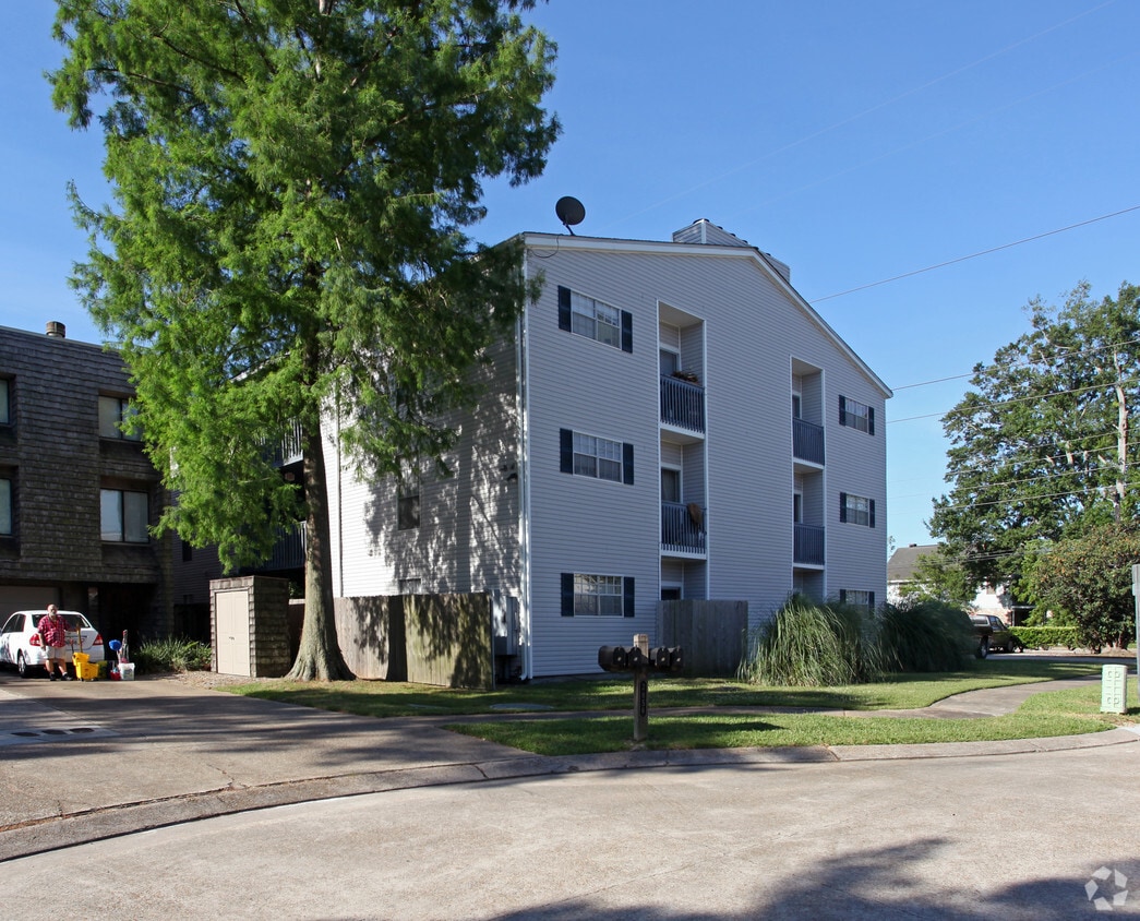 Building Photo - 2866 Steamship Cir
