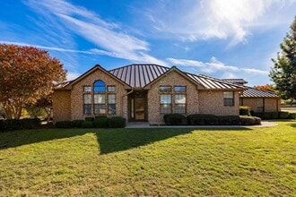 Building Photo - 100 Braeburn Cir