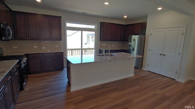 Building Photo - 2953 Sunflower Rd