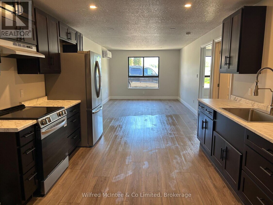 Photo principale - 380-380 1st Ave N