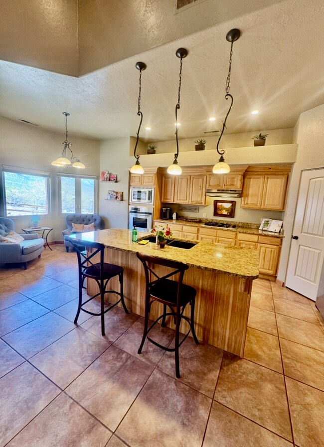 Building Photo - 3369 S 1100 W