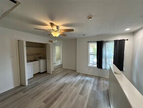 Building Photo - 6814 Cheshire Park Rd