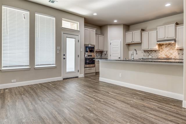 Building Photo - 2511 Linwood Dr