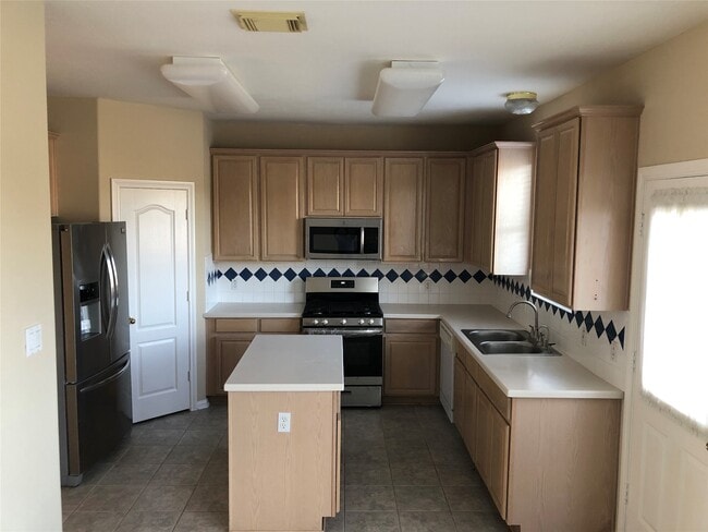 Foto del edificio - 1602 Candleston Ln