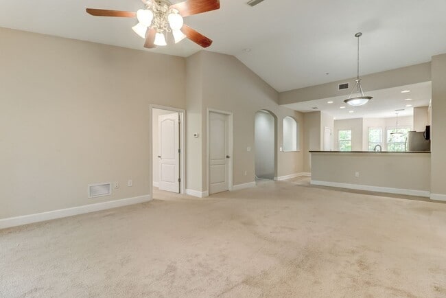 Building Photo - Beautiful 3BR/2BA Condo in Gated Stoney Creek – Close to Amelia Island