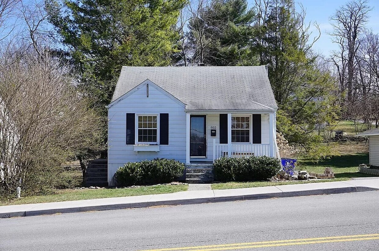 Foto principal - Three Level Home Near Campus