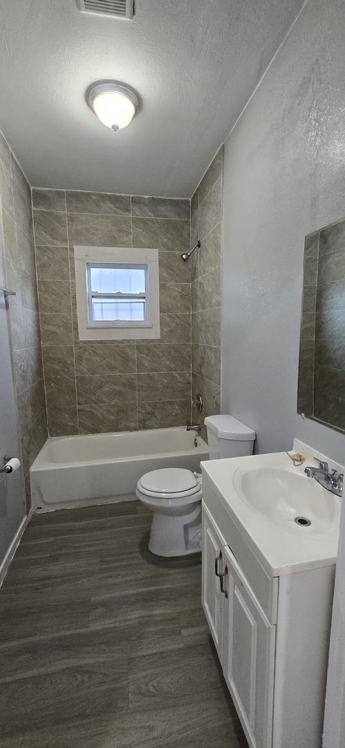Foto del edificio - Beautiful 2 bedroom 1 bath Tampa bungalow