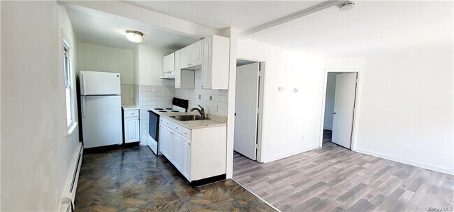 Building Photo - 17 Mill St