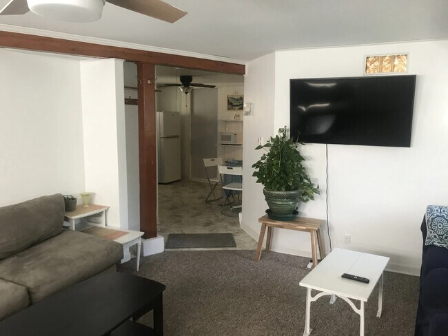 Foto del edificio - 4425 N Kenton Ave