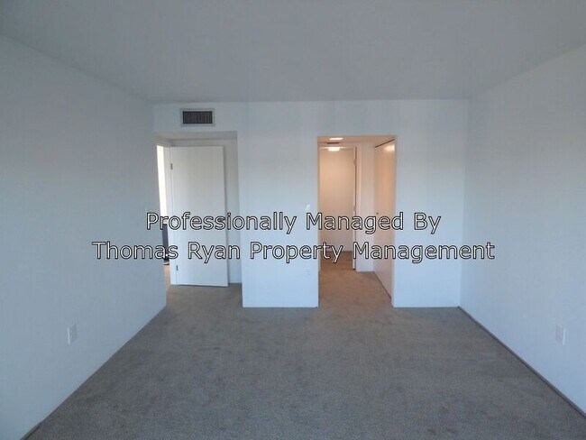 Building Photo - 1080 Bal Harbor Blvd