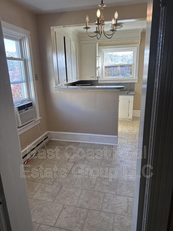 Building Photo - 349 S Cannon Ave