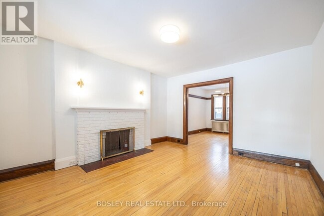 Building Photo - 88 Manor Rd E