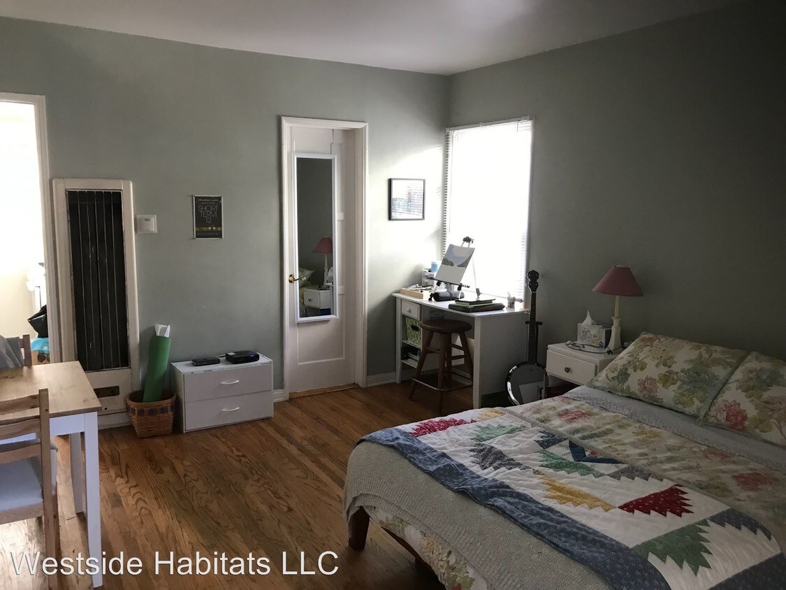 Primary Photo - 621 Midvale Ave