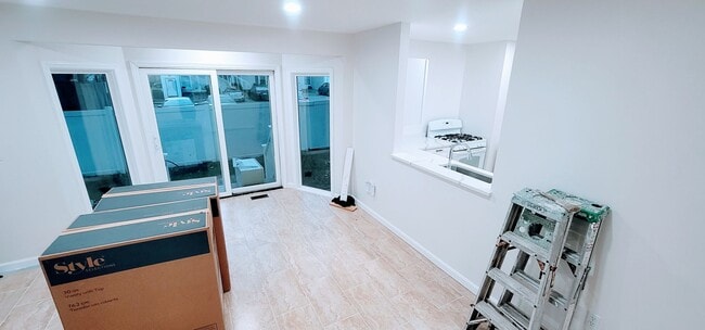 Building Photo - 3-Story Townhouse with Central Heat, AC and 2 Parking Spots Included