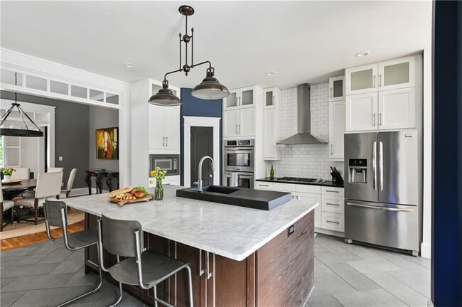 Foto del edificio - 635 Bonaventure Ave NE