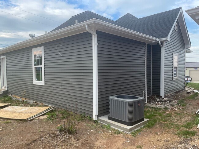 Foto del edificio - 139 W 10th Ave