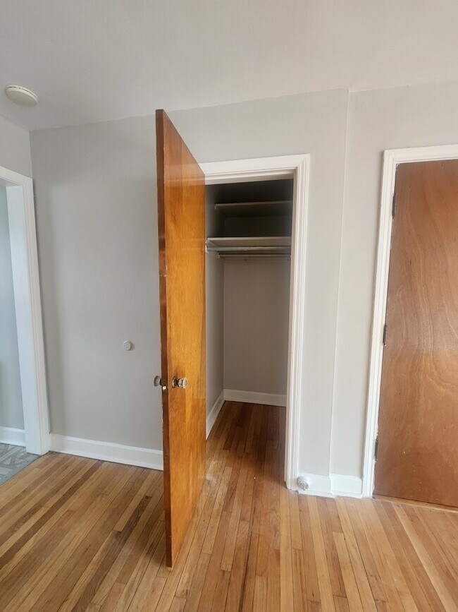 Foto del edificio - 7381 N Winchester Ave