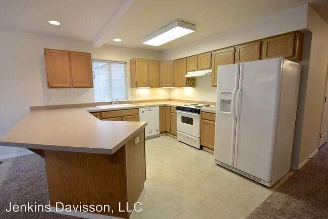 Foto del edificio - 470-472 Harris Ln