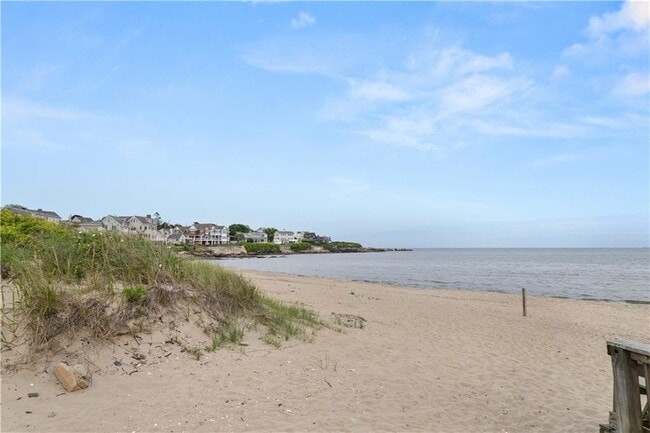 Foto del edificio - 24 Dunes Rd