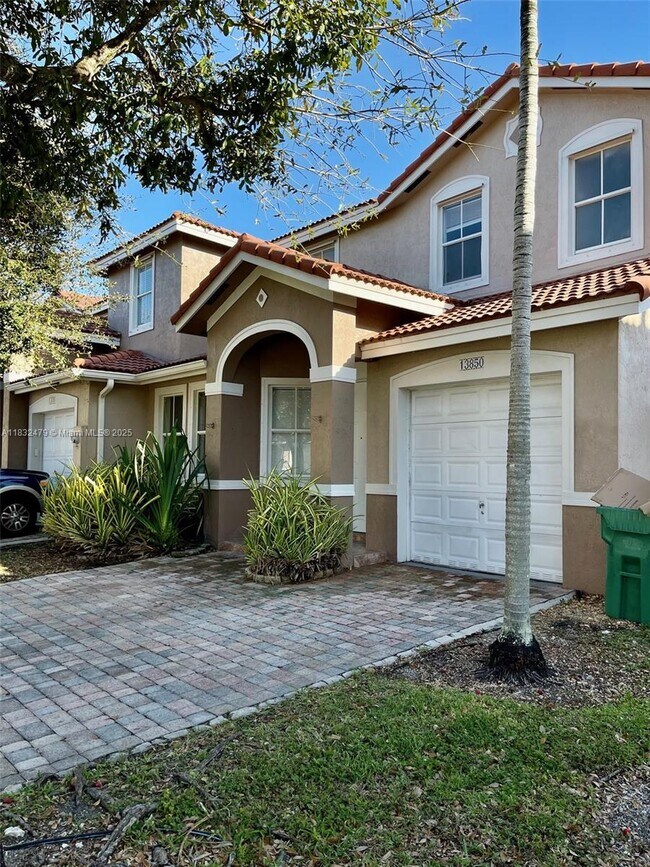 Building Photo - 13850 SW 274th Terrace