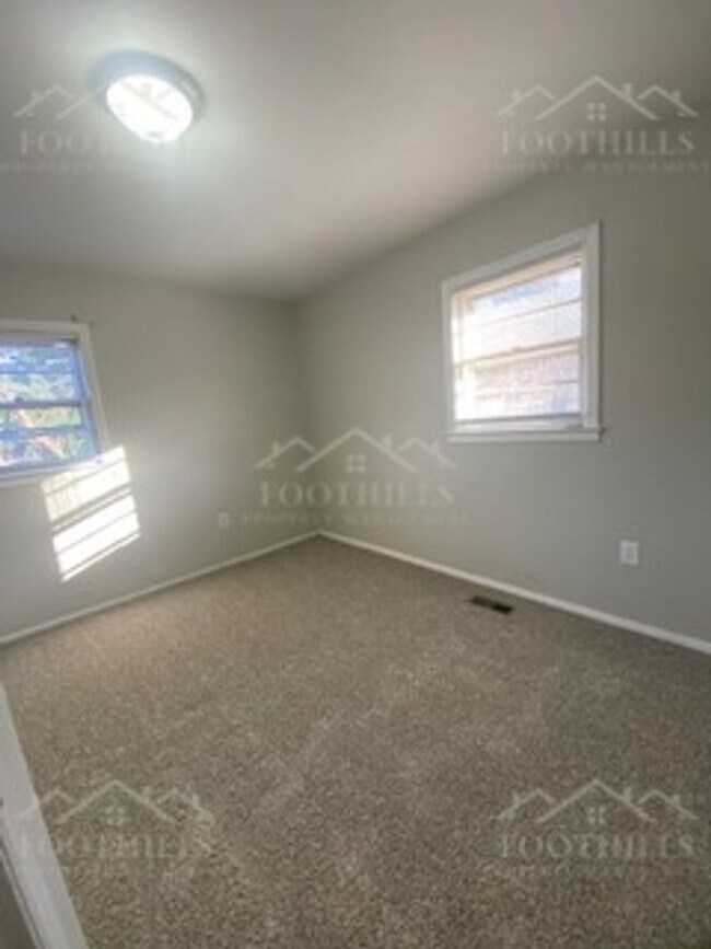 Foto del edificio - 1010 Belhaven Rd