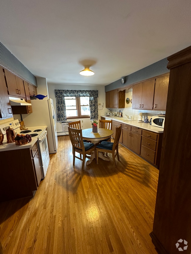 Building Photo - 204 Nolden Ln