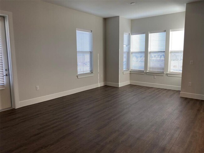 Building Photo - 4105 Viridian Village Drive