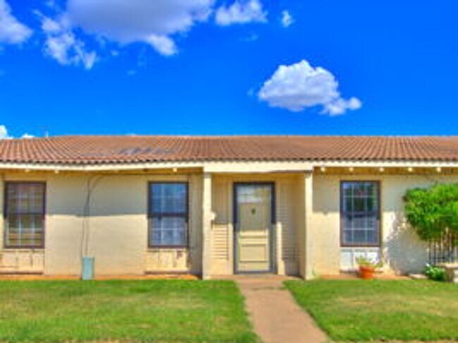 Foto del edificio - 2 bed/ 1 bath condo in Bethany