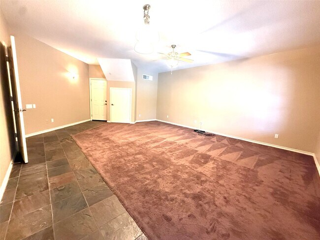 Foto del edificio - 3040 Bayshore Dr