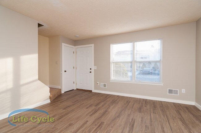 Building Photo - 191 Baldwin St