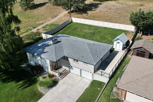 Foto del edificio - 9801 N Huntington Rd