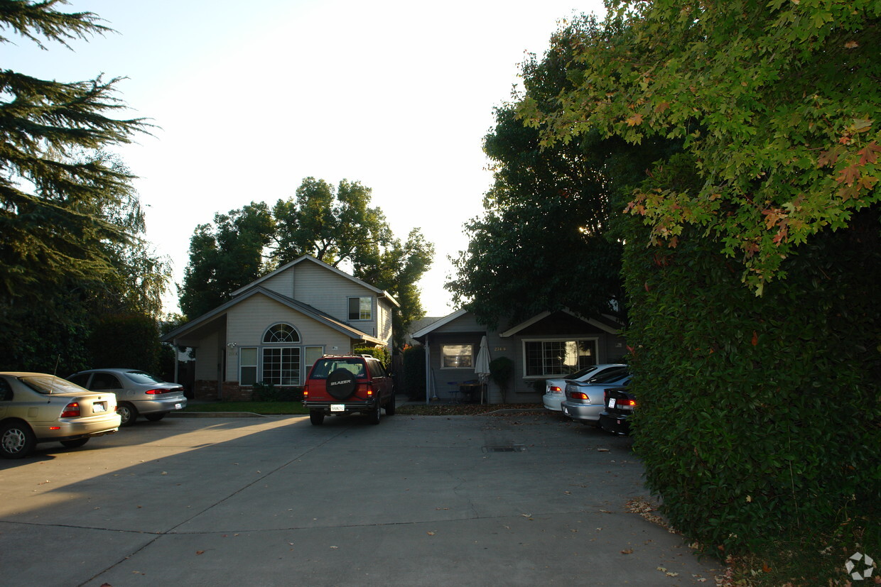 Primary Photo - 234 Cedar St